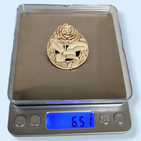 Vintage Floral Celluloid Brooch - Picture 6 of 6